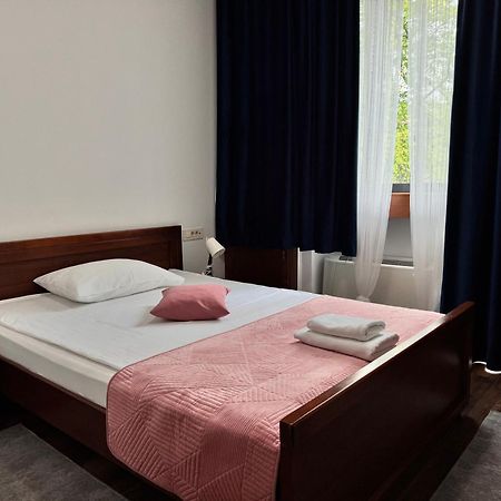 Hotel Paviljon Bihać Zewnętrze zdjęcie