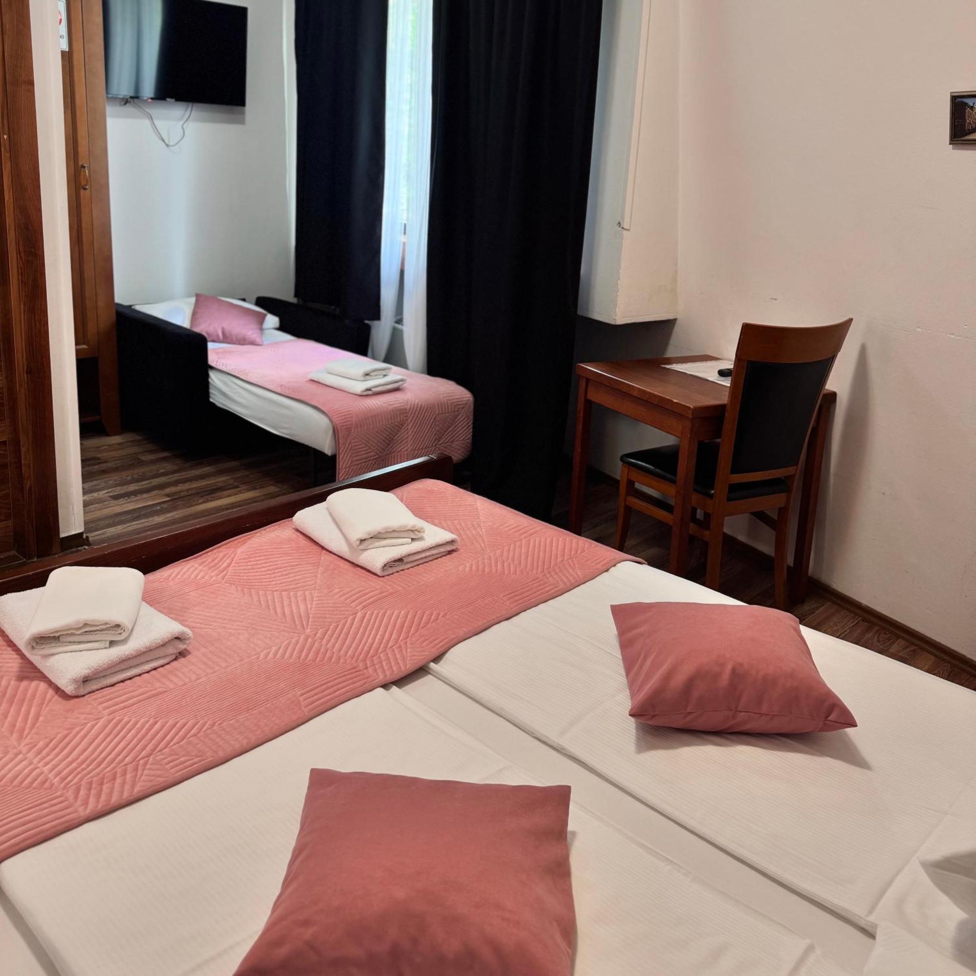 Hotel Paviljon Bihać Zewnętrze zdjęcie