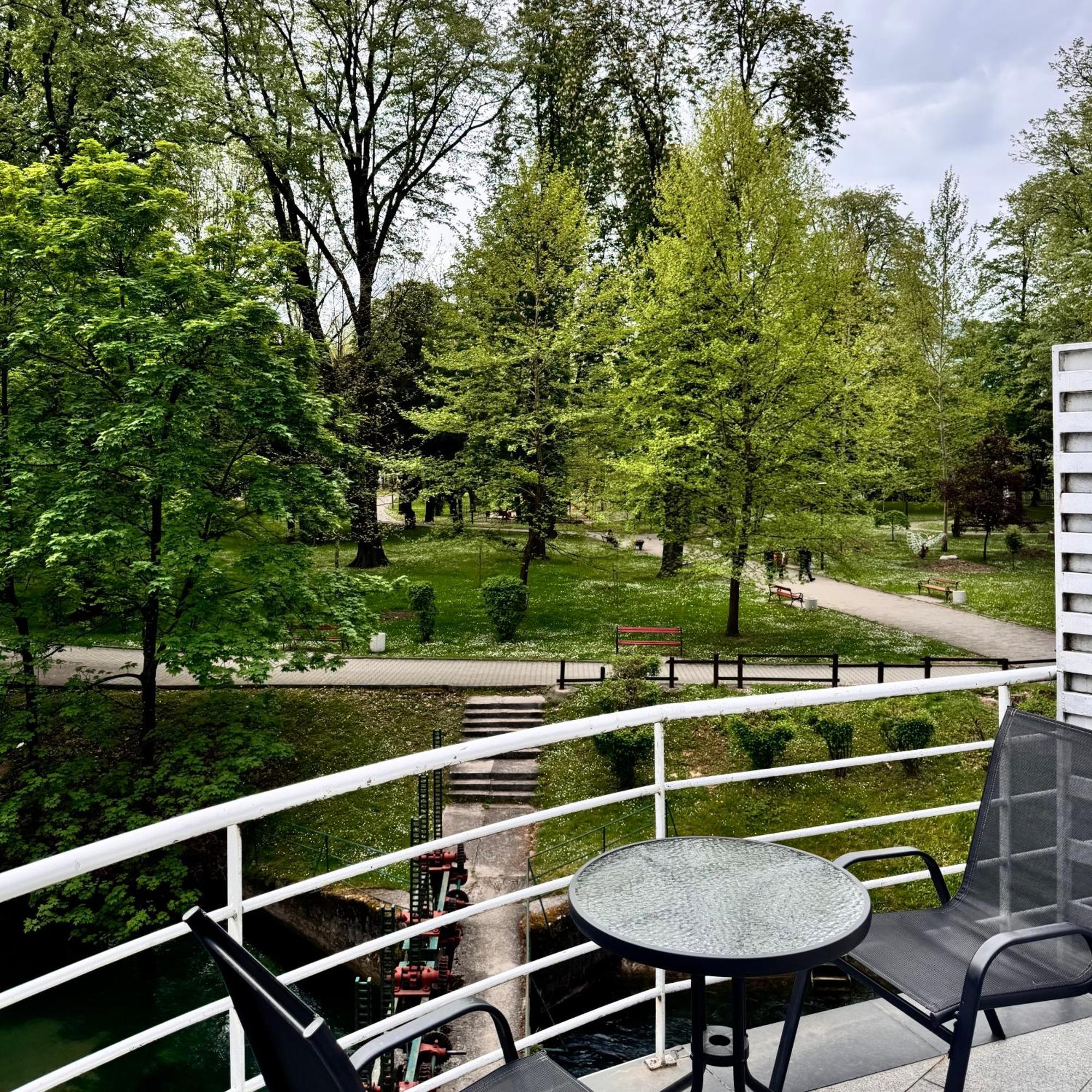 Hotel Paviljon Bihać Zewnętrze zdjęcie