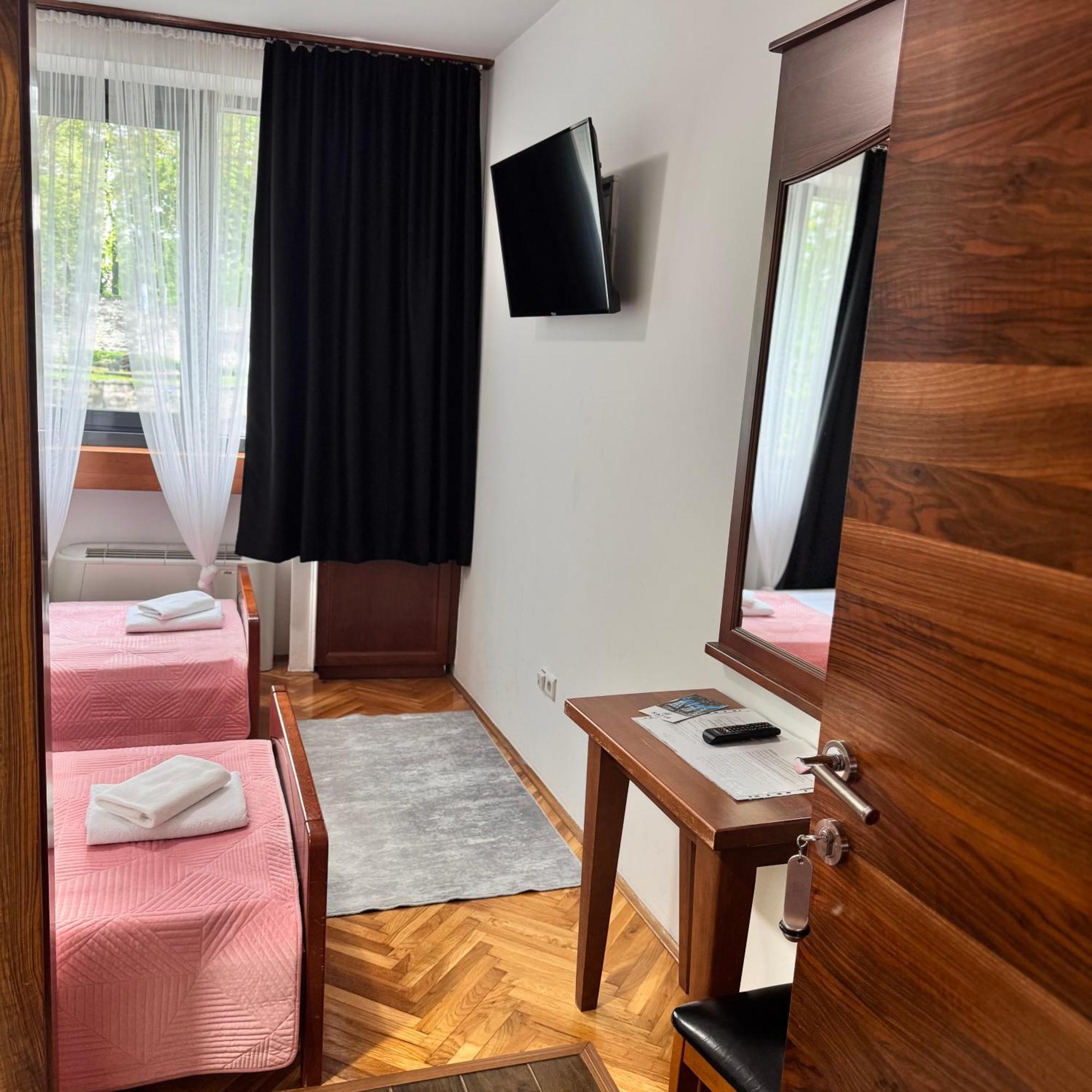 Hotel Paviljon Bihać Zewnętrze zdjęcie